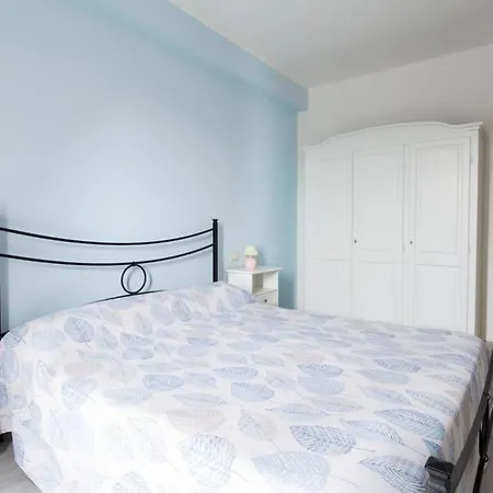 Lungomare Apartment *